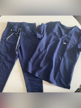 Figs Navy Scrub Set